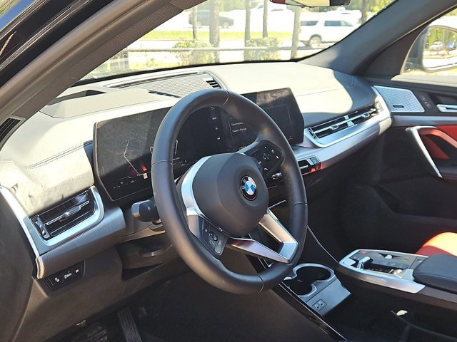 Used 2025 BMW X2 xDrive28i w/ Premium Package image 9