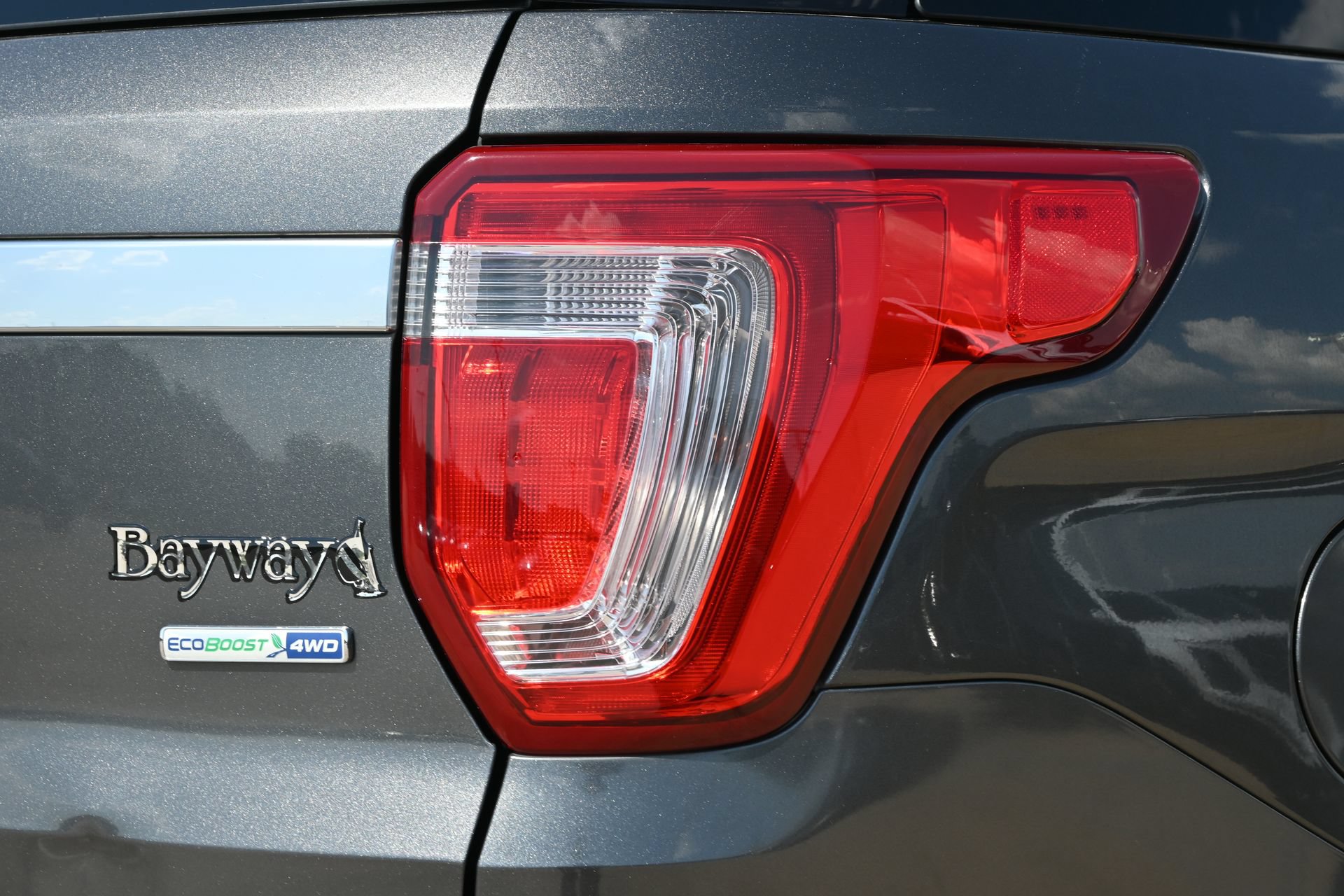 Used 2017 Ford Explorer Platinum AWD/4WD image 23