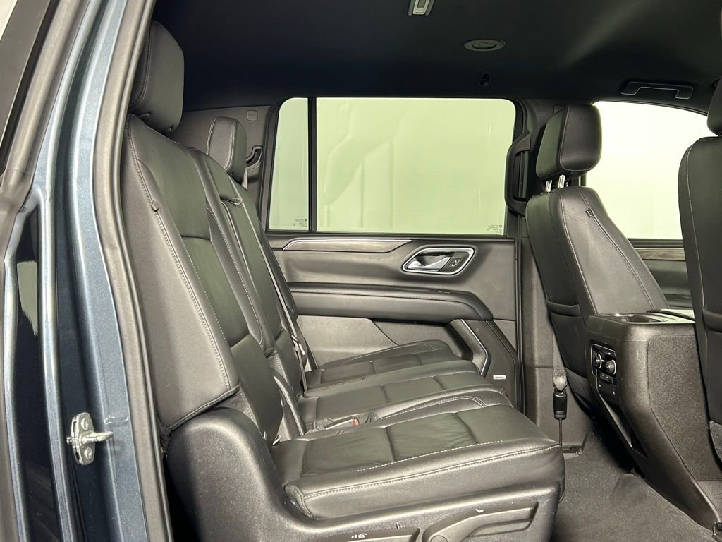 Used 2021 Chevrolet Suburban LT image 13
