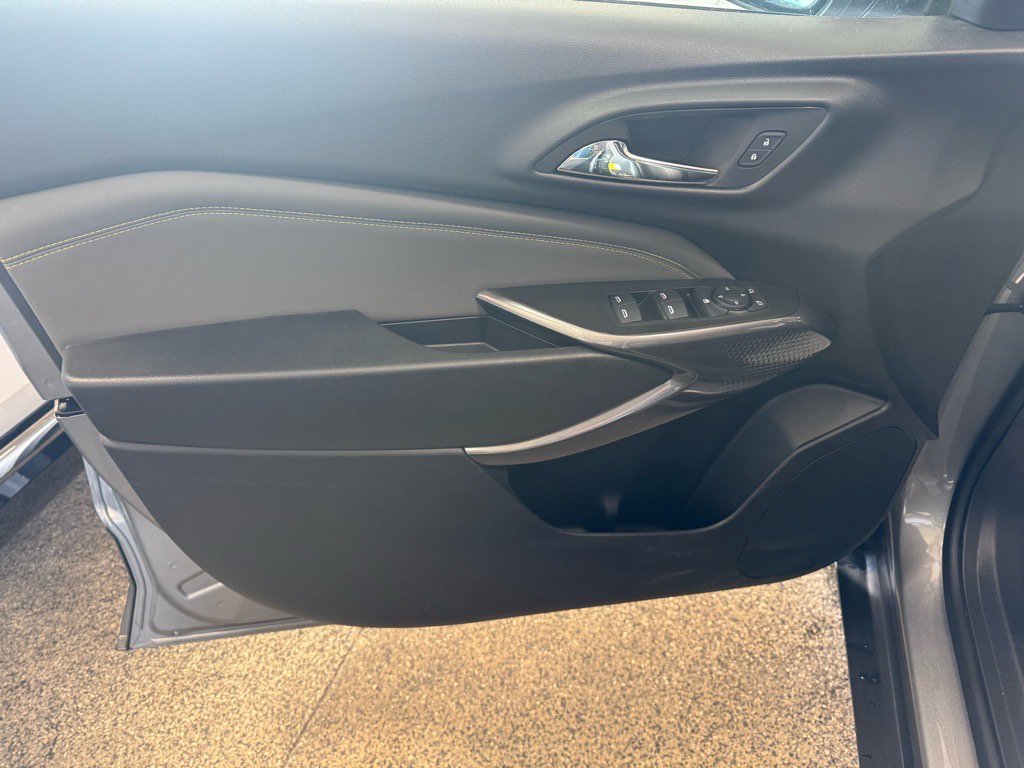 Used 2025 Chevrolet Trax ACTIV w/ Driver Confidence Package image 16