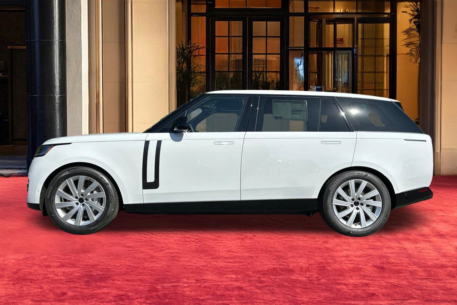 New 2026 Land Rover Range Rover Long Wheelbase SE AWD/4WD image 2