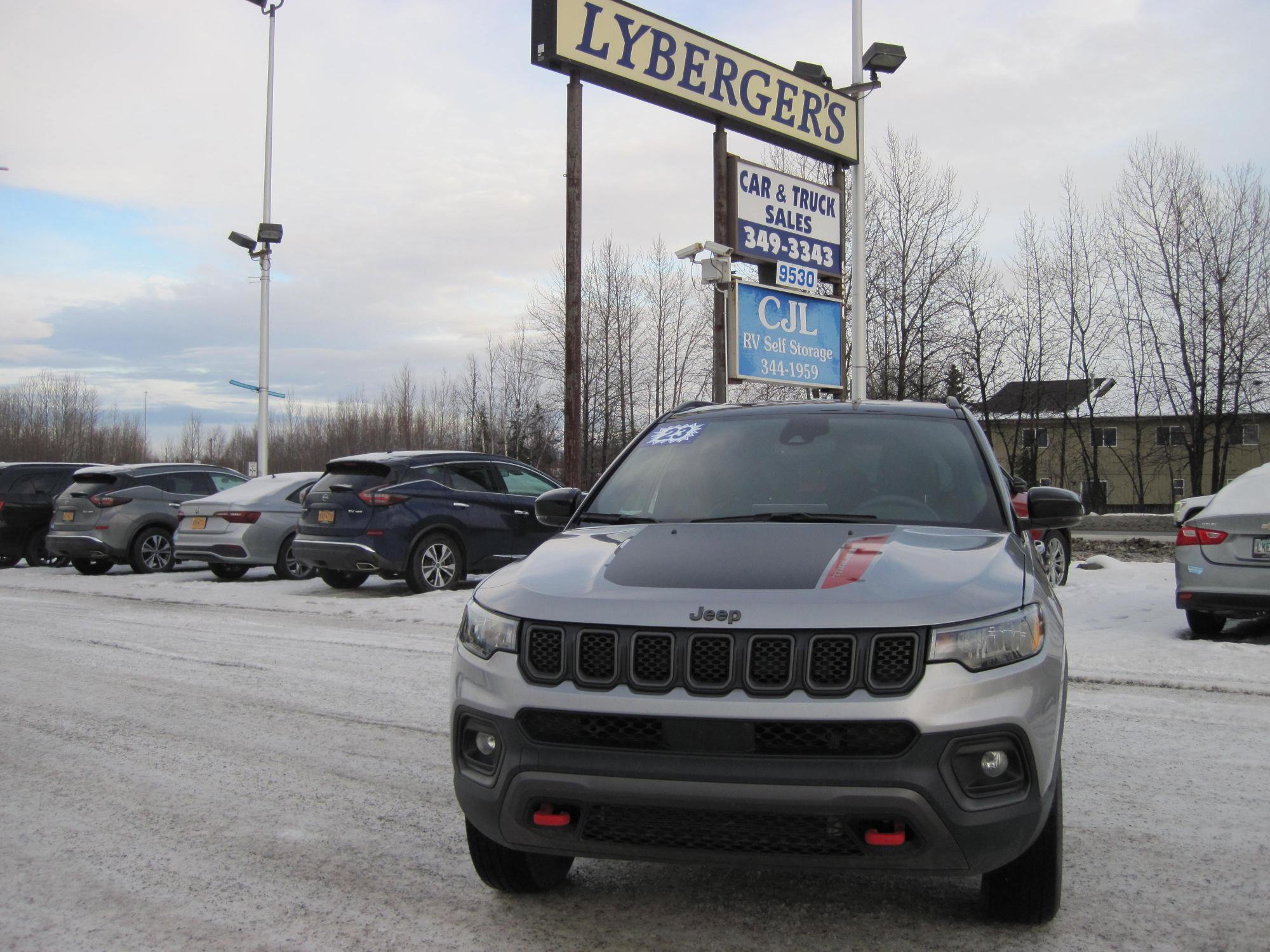 Used 2023 Jeep Compass Trailhawk image 2