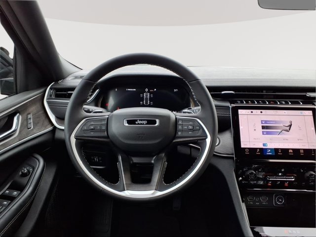 New 2025 Jeep Grand Cherokee L Limited image 11