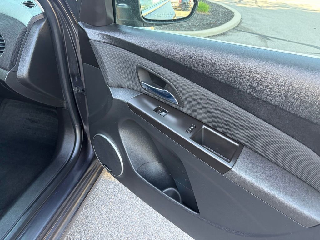 Used 2015 Chevrolet Cruze LT w/ Sun And Sound Package FWD image 28