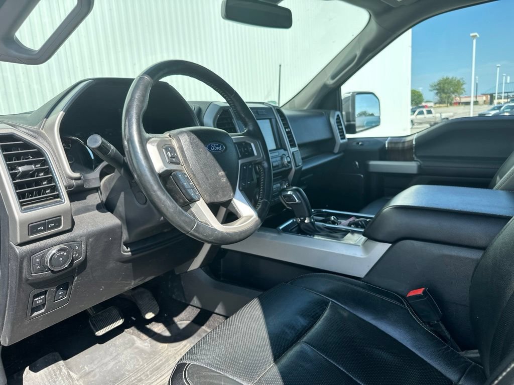 Used 2018 Ford F150 Lariat w/ Equipment Group 502A Luxury AWD/4WD image 15
