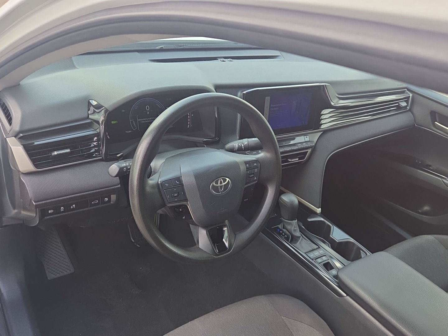 Used 2025 Toyota Camry LE FWD image 17
