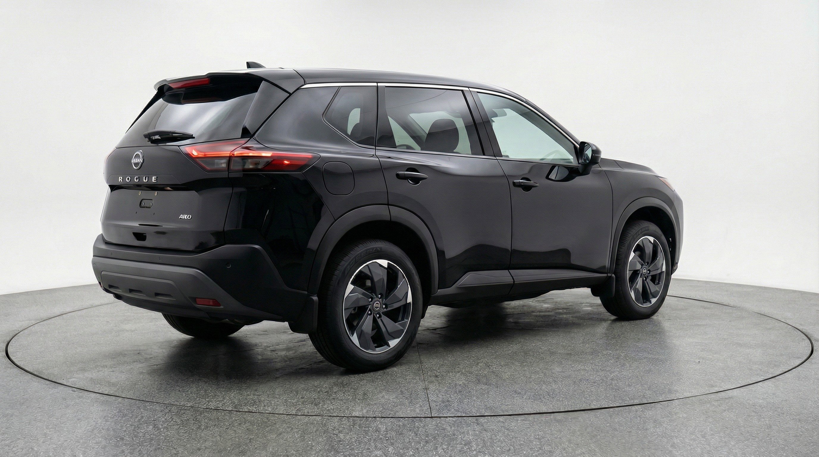 Used 2025 Nissan Rogue SV FWD image 9