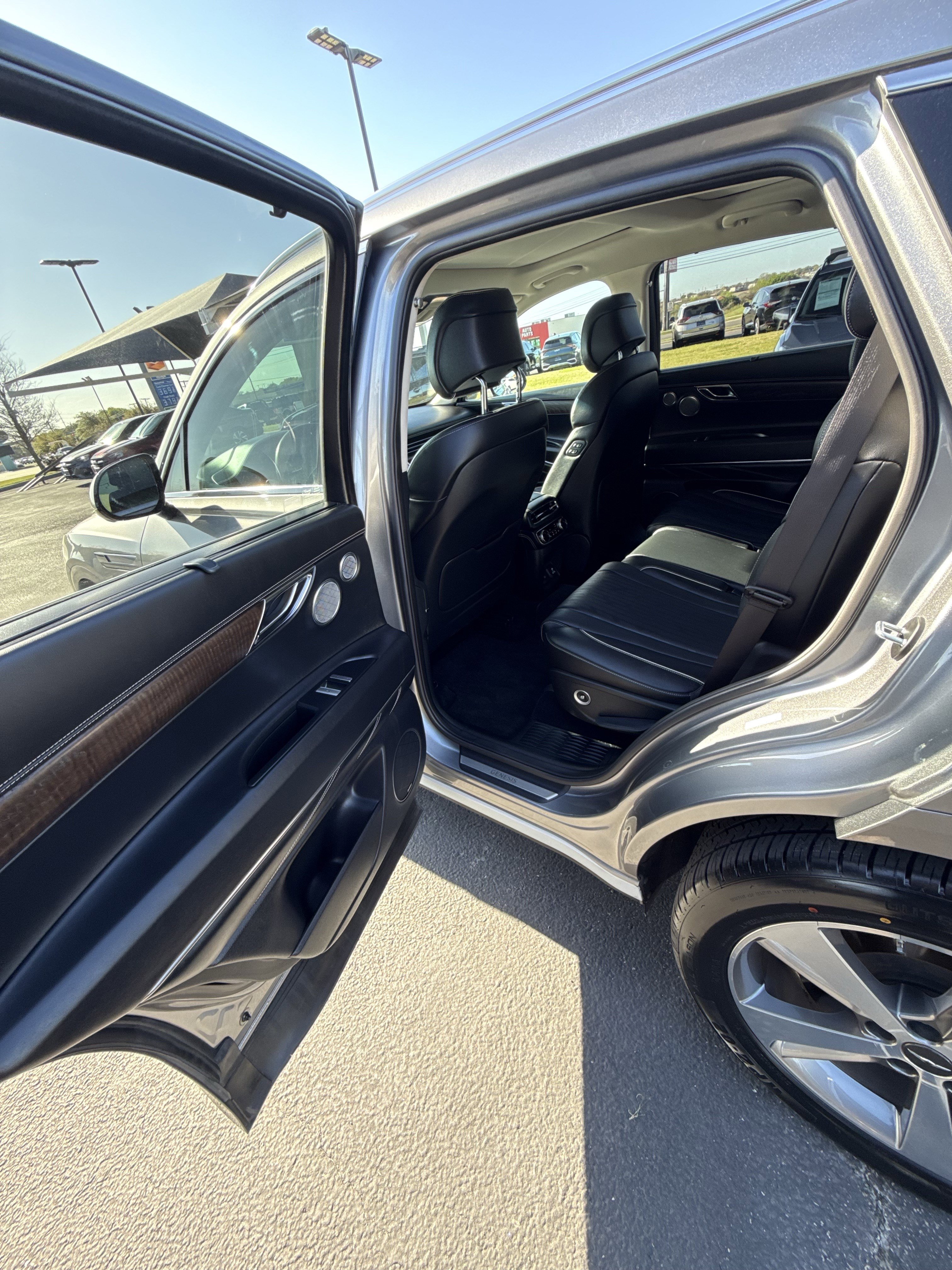 Used 2021 Genesis GV80 3.5T w/ Advanced Package 06 AWD/4WD image 13