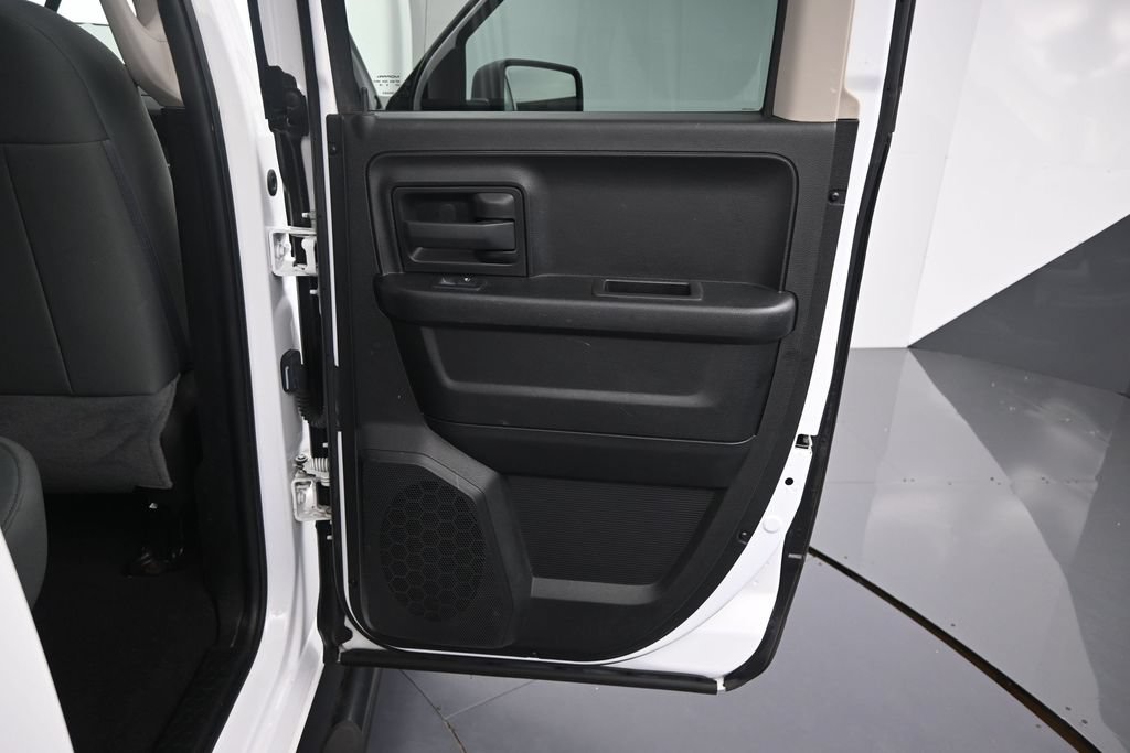 Used 2018 RAM 1500 ST w/ SXT Appearance Group AWD/4WD image 19