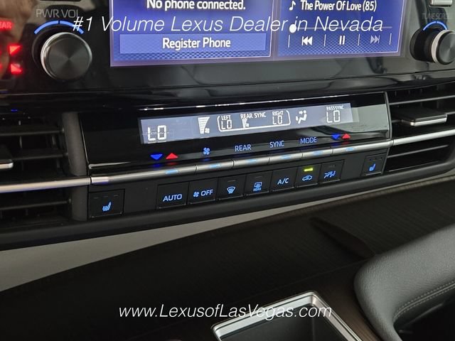 Used 2023 Toyota Sienna XLE FWD image 35