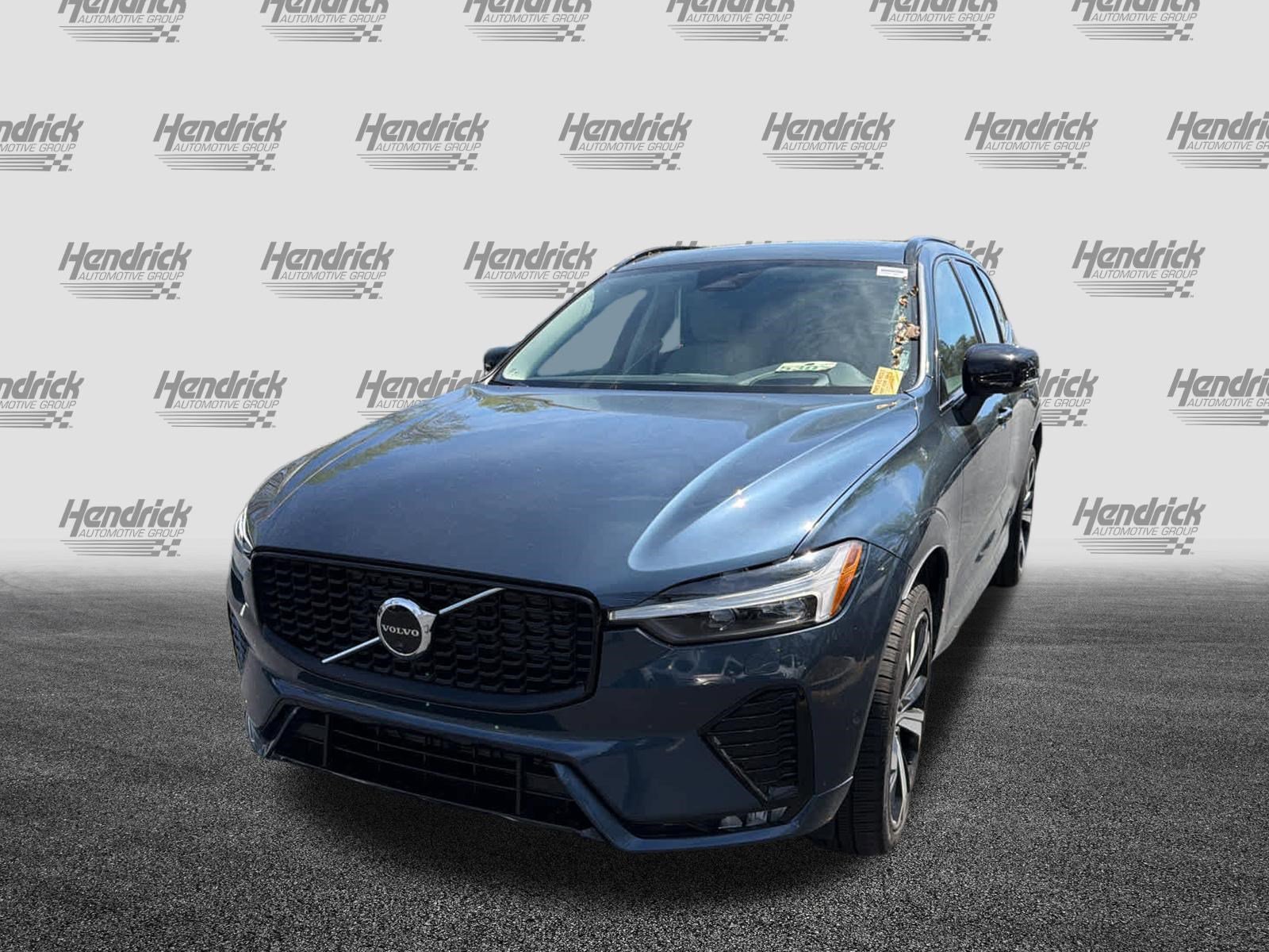 Used 2023 Volvo XC60 B5 Ultimate w/ Climate Package image 5