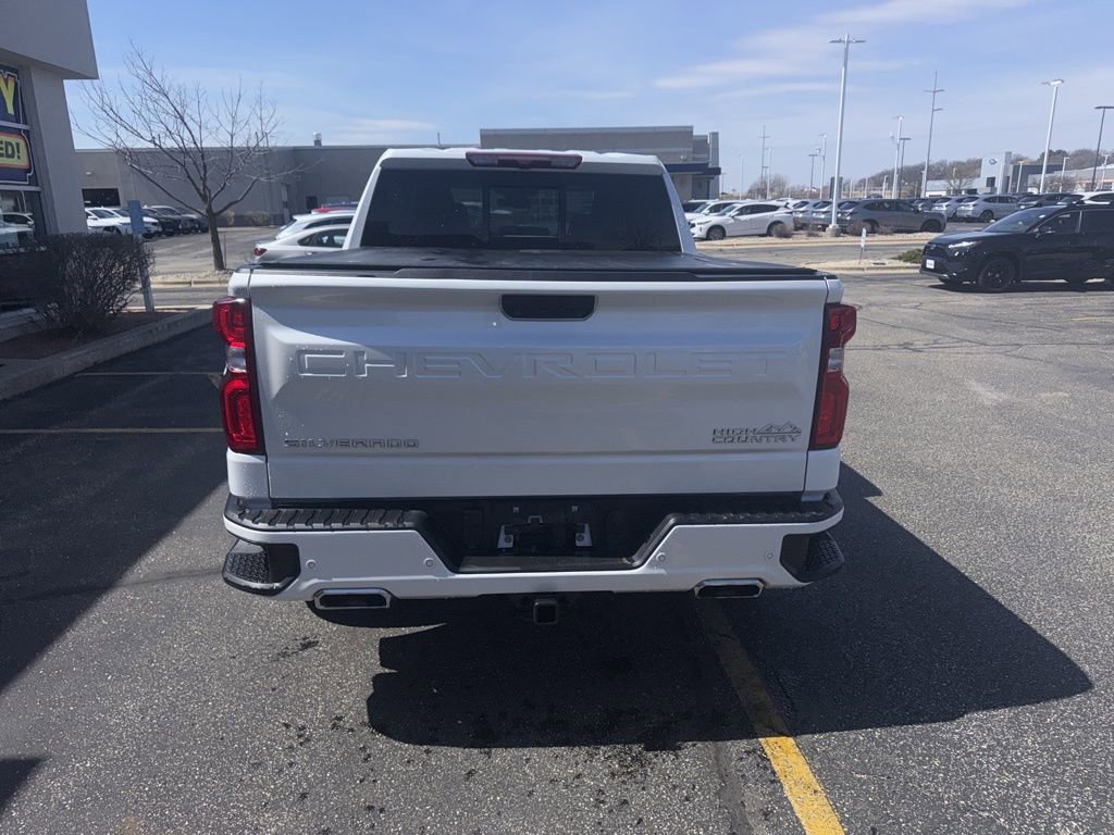 Used 2024 Chevrolet Silverado 1500 High Country w/ Z71 Off-Road Package AWD/4WD image 7