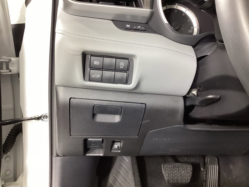 Used 2025 Toyota Highlander XLE AWD/4WD image 11