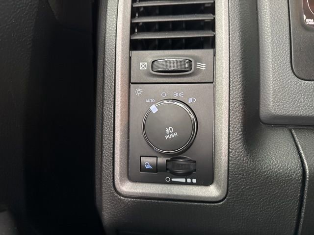 Used 2018 RAM 1500 Express w/ Express Value Package image 34