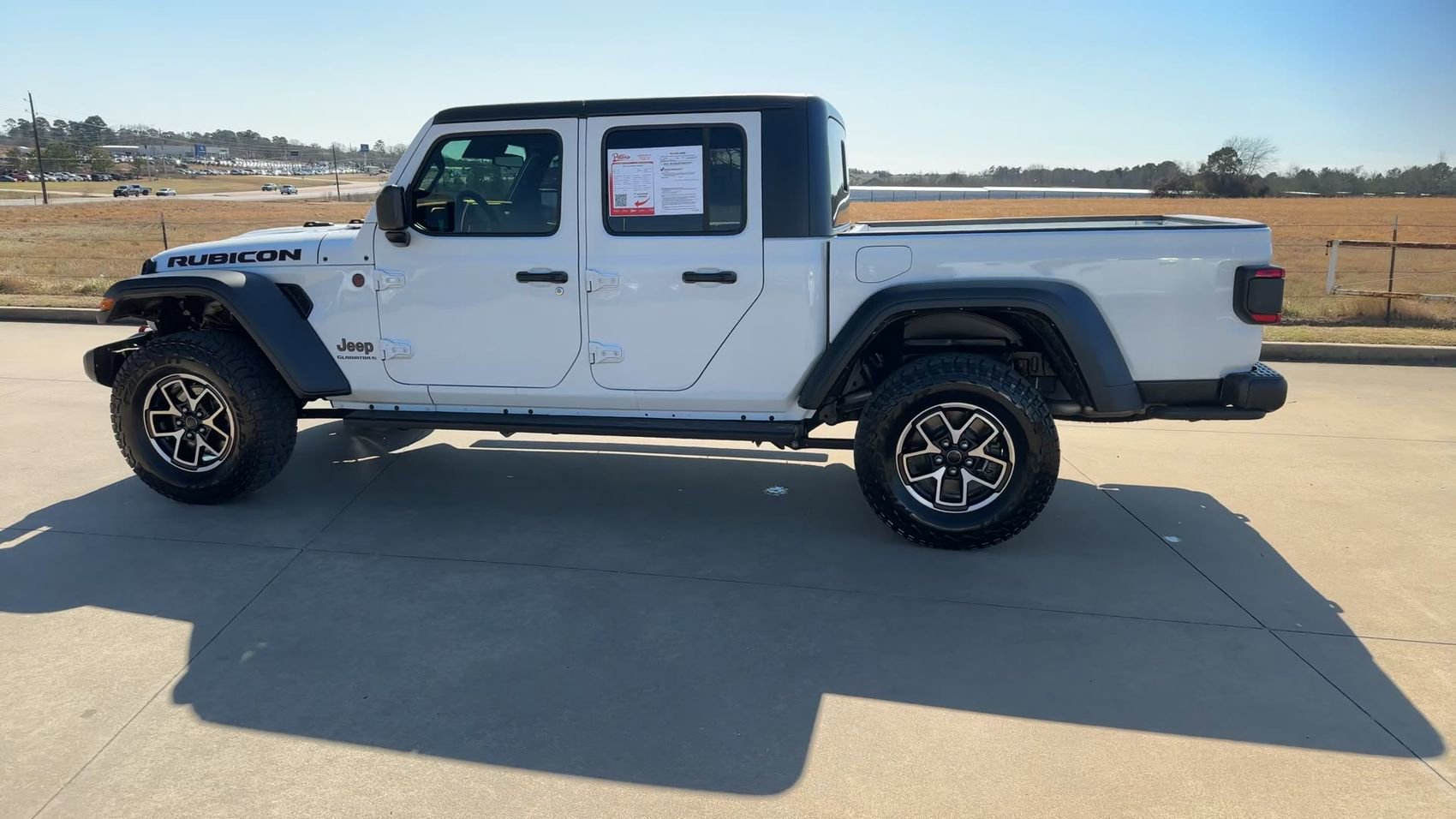 Used 2024 Jeep Gladiator Rubicon AWD/4WD image 6