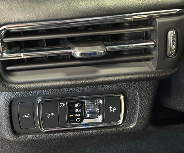 Used 2022 Lincoln Corsair Reserve w/ Equipment Group 201A image 22