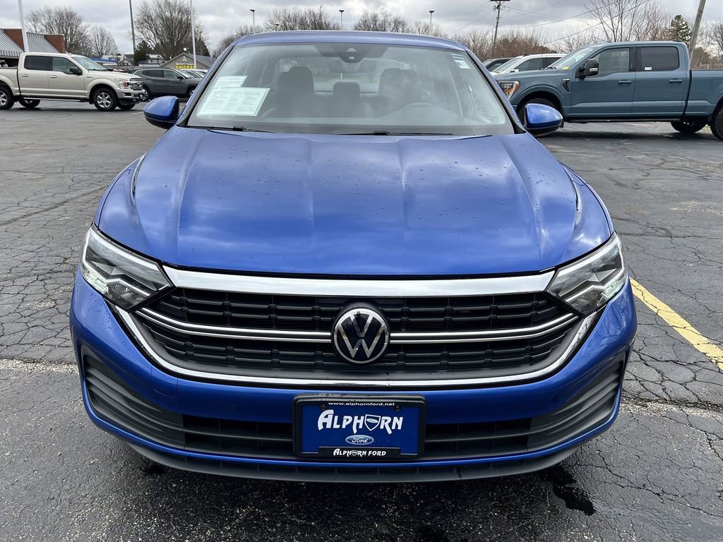 Used 2024 Volkswagen Jetta SE image 35