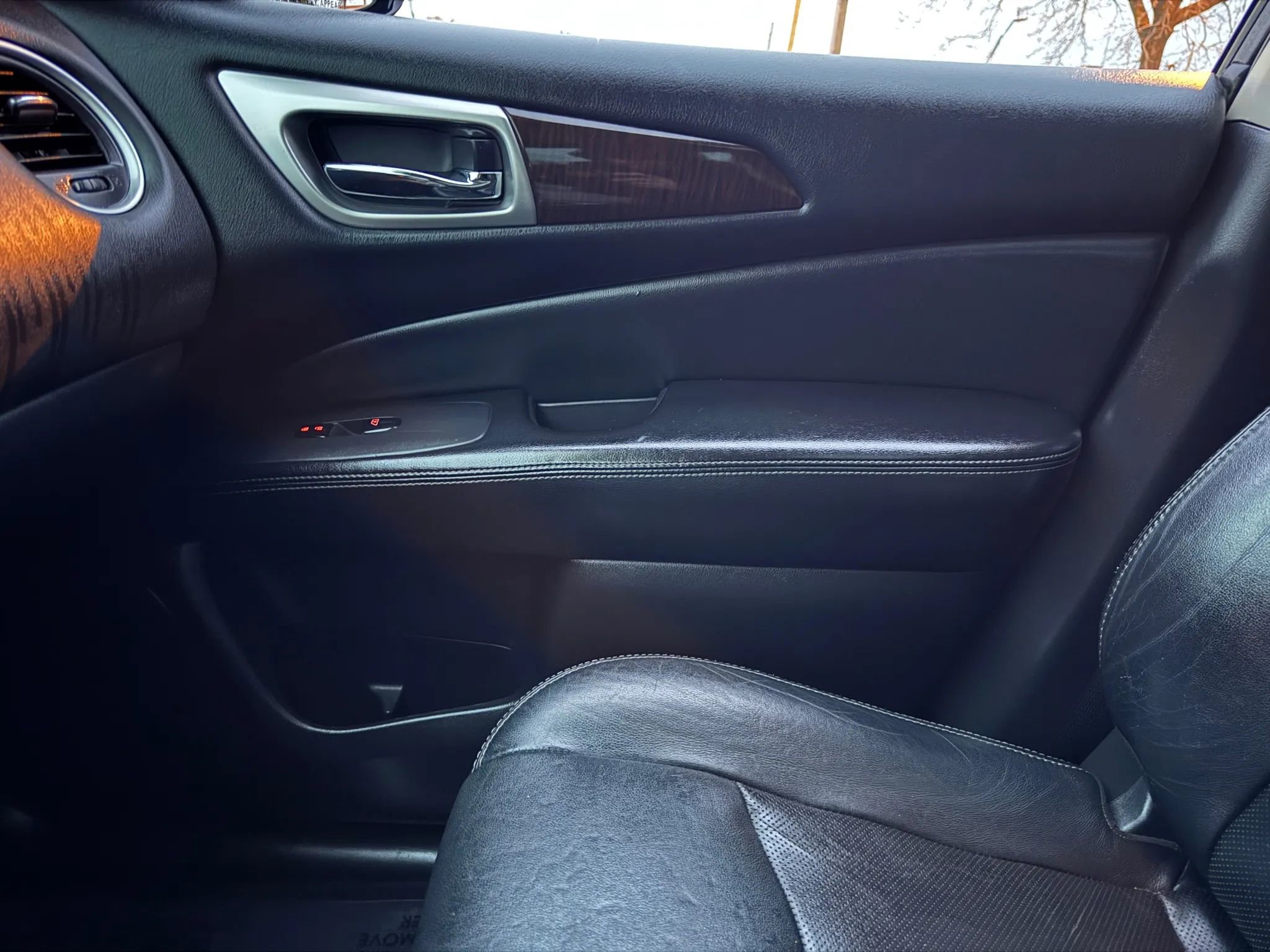 Used 2013 Nissan Pathfinder Platinum image 21