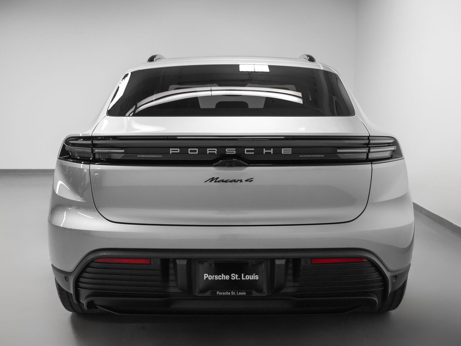 New 2026 Porsche Macan 4 Electric AWD/4WD image 11