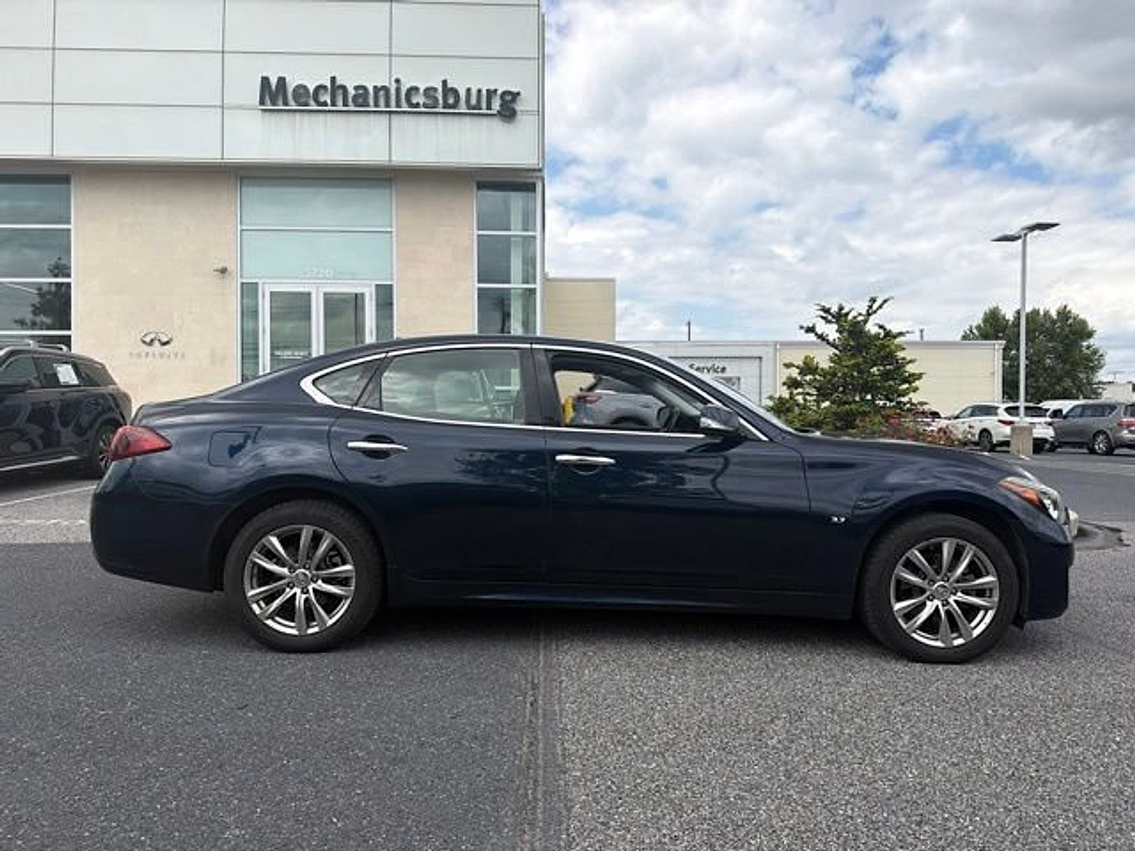 Used 2015 INFINITI Q70 3.7 AWD/4WD image 8