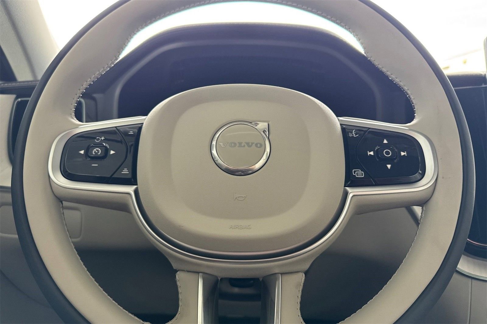 New 2026 Volvo XC60 B5 Ultra w/ Protection Package Premier AWD/4WD image 23