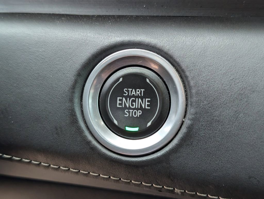 Certified 2023 Cadillac Escalade ESV V AWD/4WD image 31