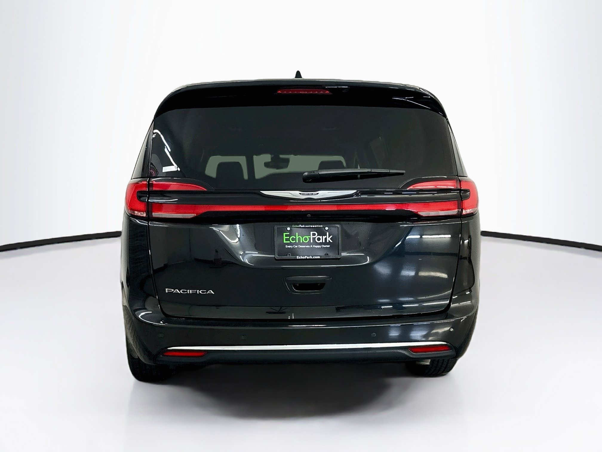 Used 2023 Chrysler Pacifica Touring-L FWD image 7