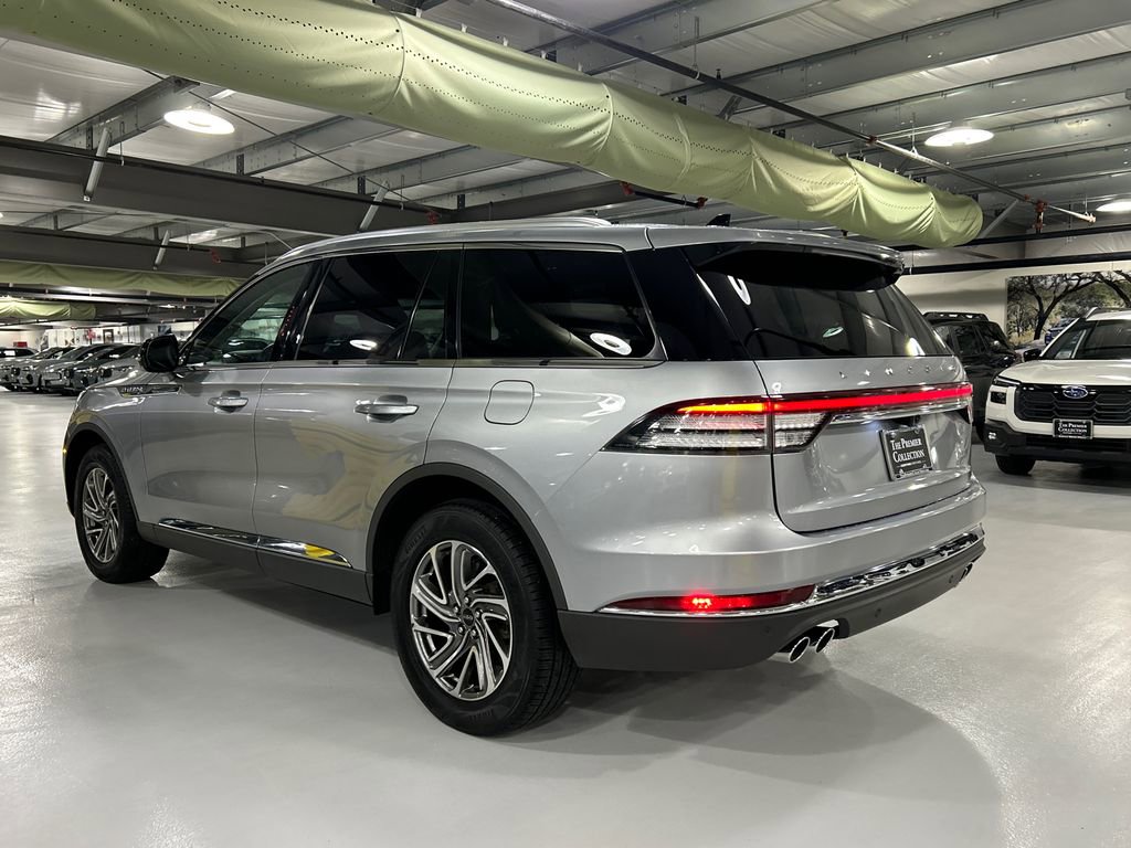 Certified 2023 Lincoln Aviator AWD image 4