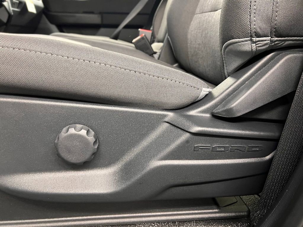 New 2026 Ford F550 4x4 Crew Cab image 23