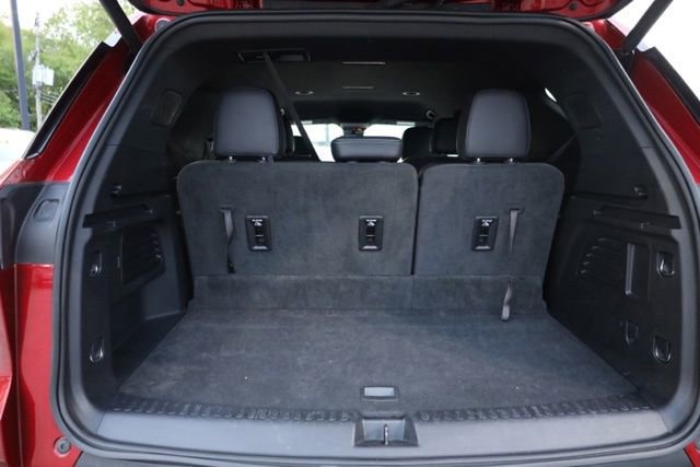 Used 2025 Chevrolet Traverse LT image 35
