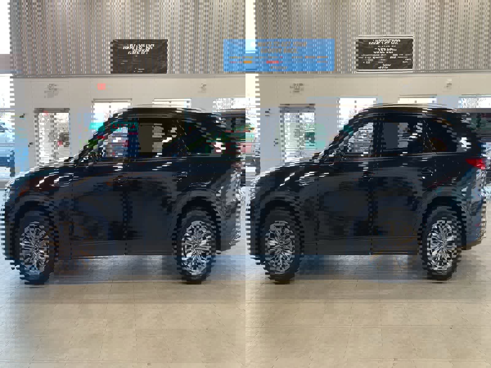 Used 2025 MAZDA CX-90 3.3 Turbo w/ Preferred Package image 8