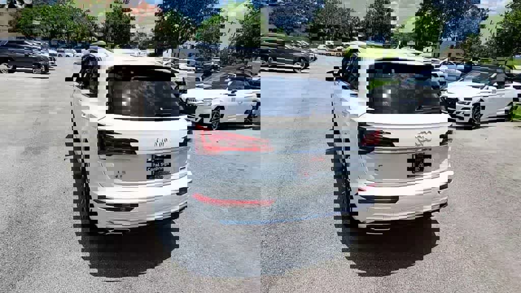 Certified 2023 Audi Q5 2.0T Premium w/ Convenience Package image 8