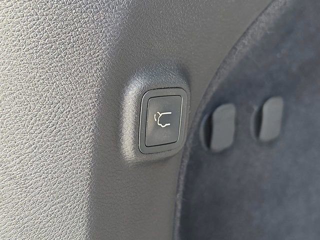 Used 2021 Jeep Cherokee Limited w/ Elite Package AWD/4WD image 14