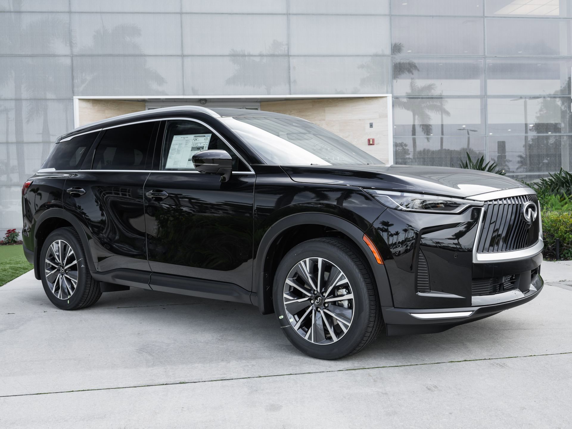 New 2027 INFINITI QX60 Luxe w/ Cargo Package FWD image 3