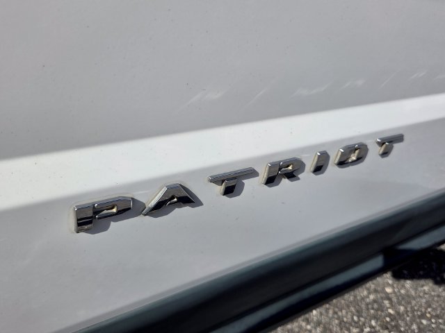 Used 2011 Jeep Patriot Latitude AWD/4WD image 9