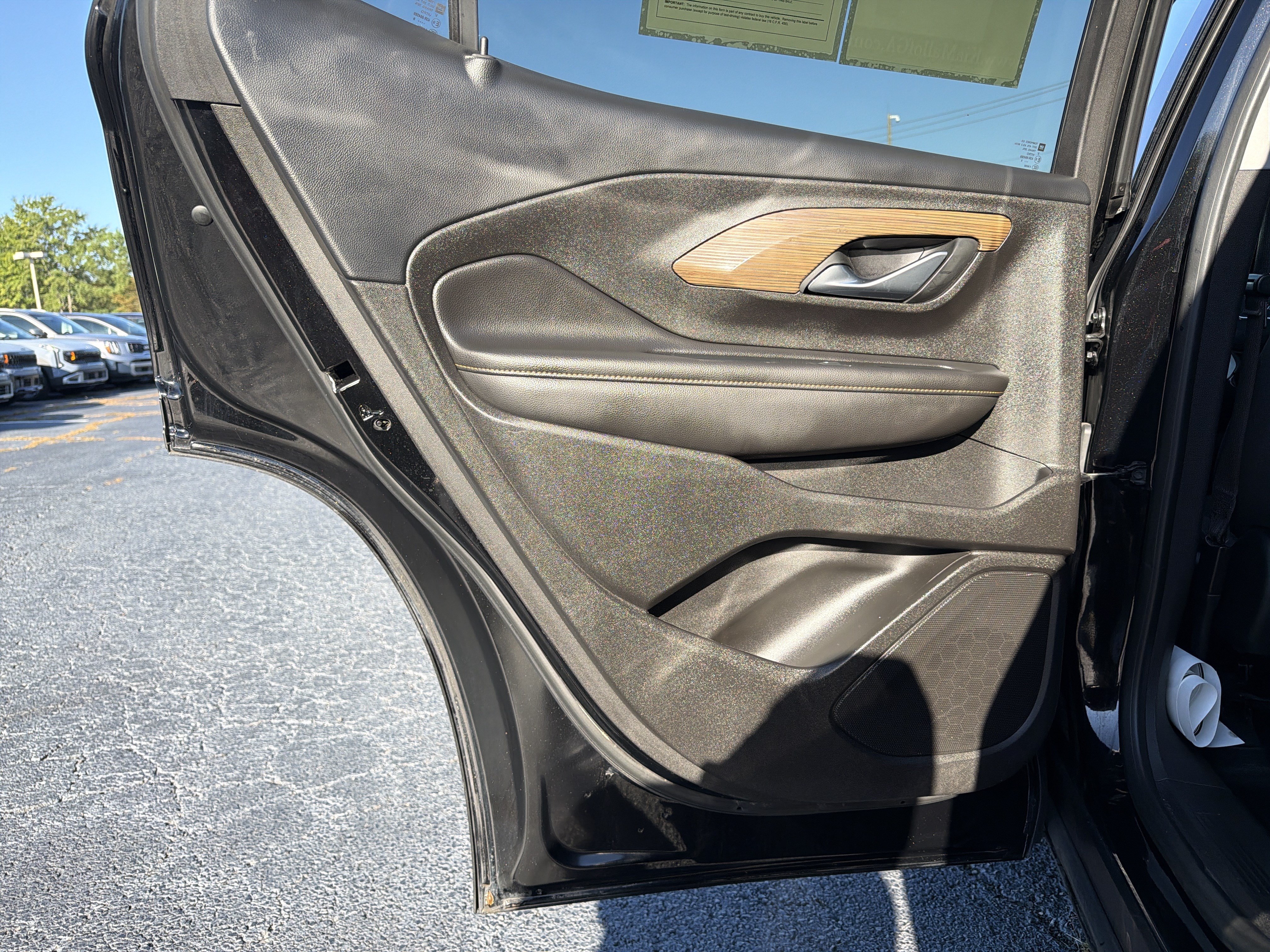 Used 2019 GMC Terrain SLE w/ Driver Convenience Package AWD/4WD image 17