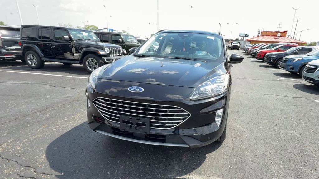 Used 2022 Ford Escape Titanium w/ Titanium Premium Package FWD image 3