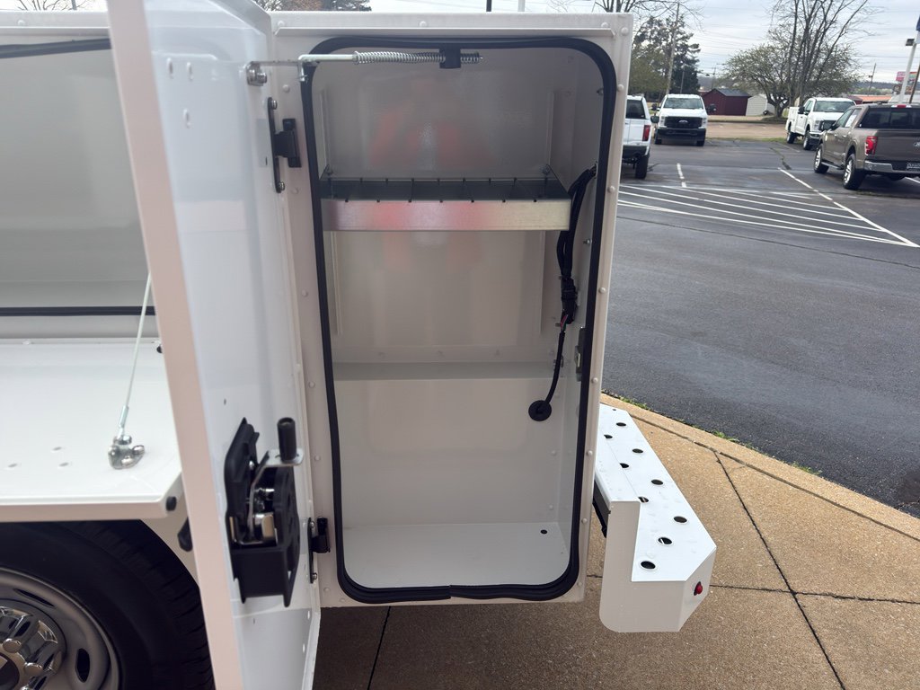 New 2026 Ford F250 XL w/ XL Chrome Package image 17