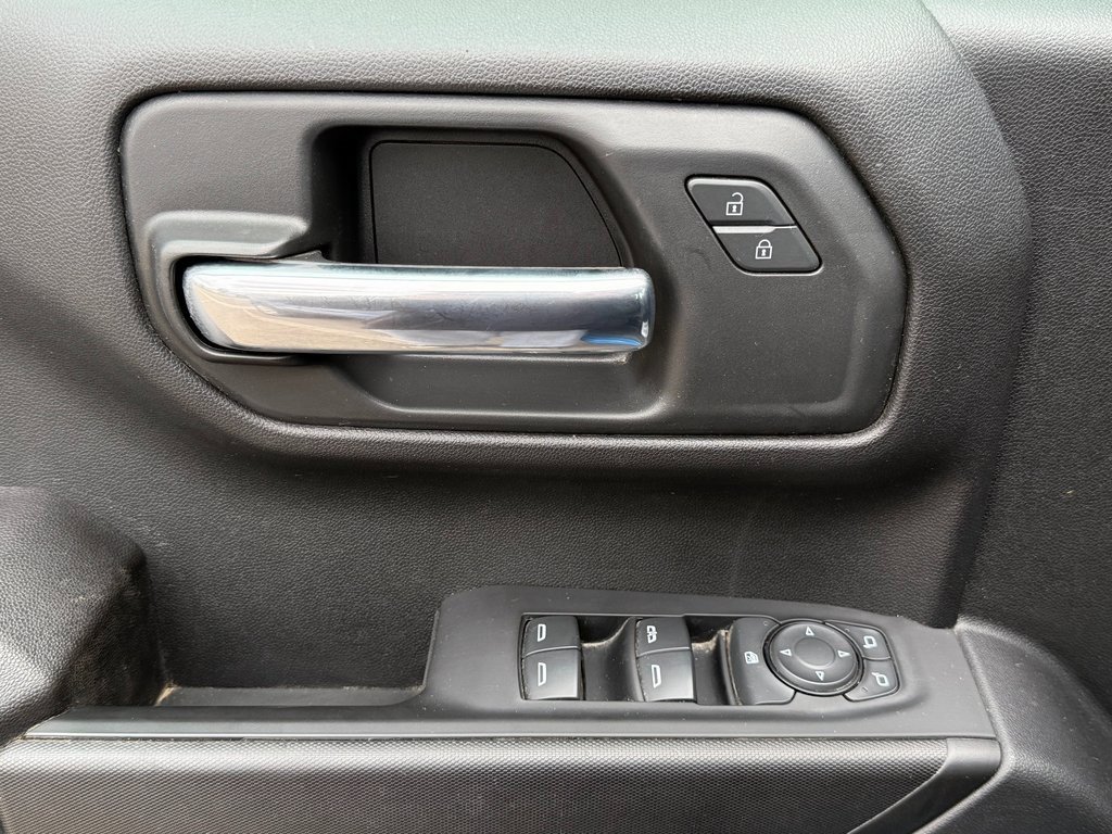 Used 2024 Chevrolet Silverado 1500 Custom image 18