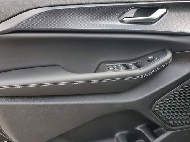 New 2025 Jeep Grand Cherokee Altitude image 21