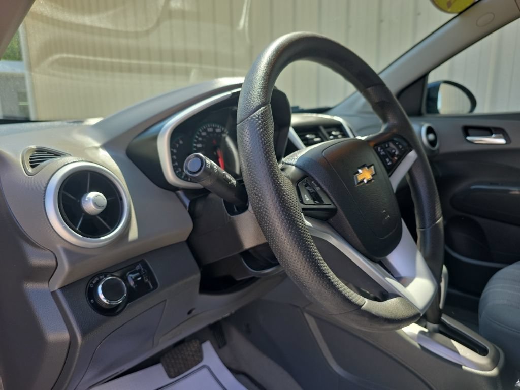 Used 2018 Chevrolet Sonic LT FWD image 16