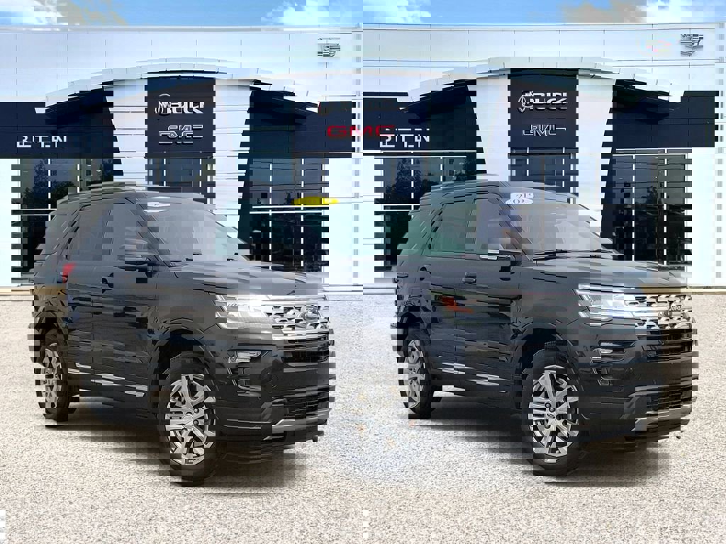 Used 2019 Ford Explorer XLT image 1