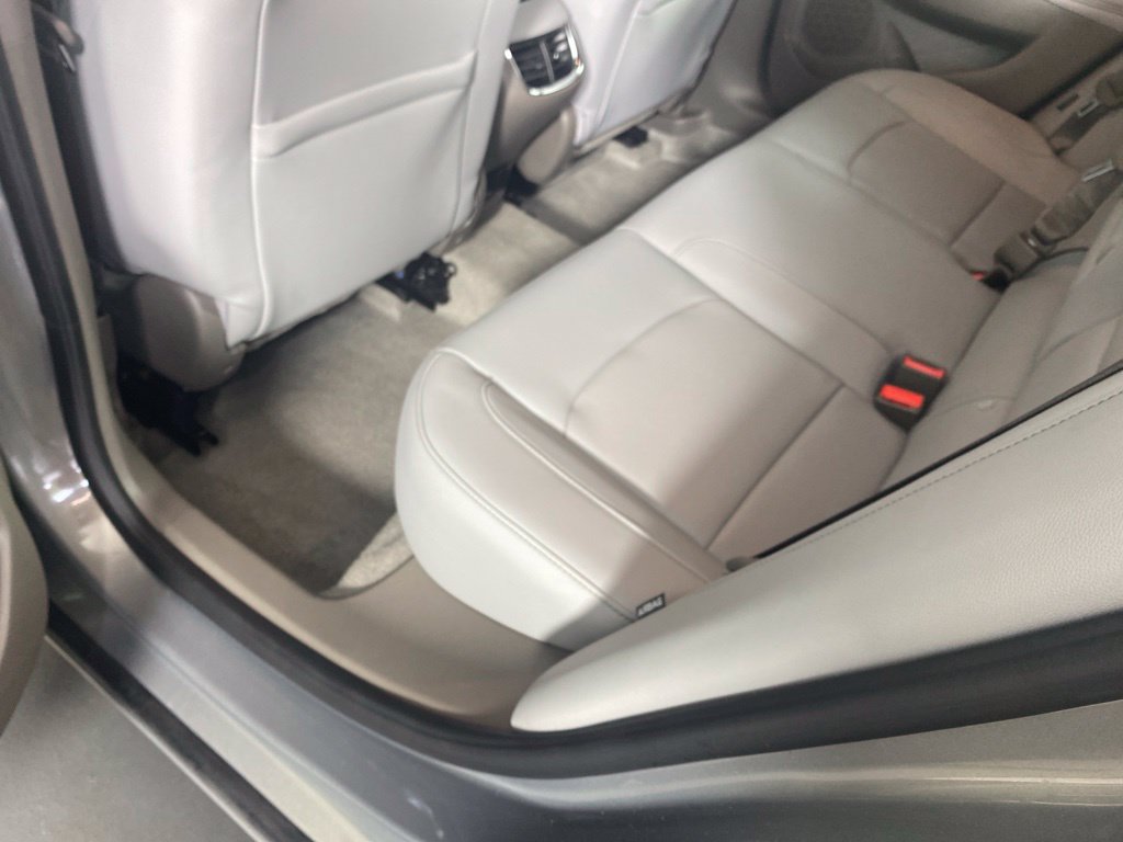 Used 2017 Chevrolet Malibu Hybrid w/ Leather Package FWD image 26