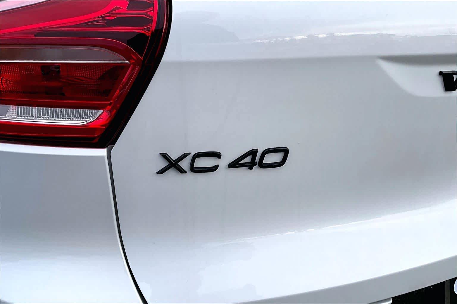 New 2026 Volvo XC40 B5 Ultra w/ Protection Package Premier AWD/4WD image 6