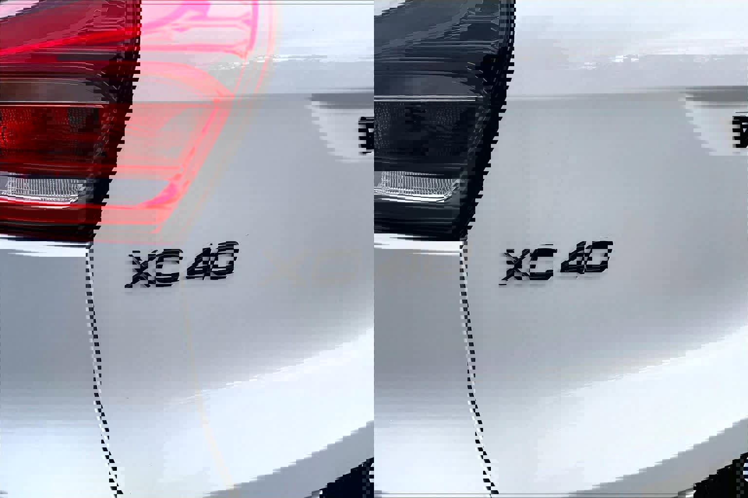 New 2026 Volvo XC40 B5 Ultra w/ Protection Package Premier image 6