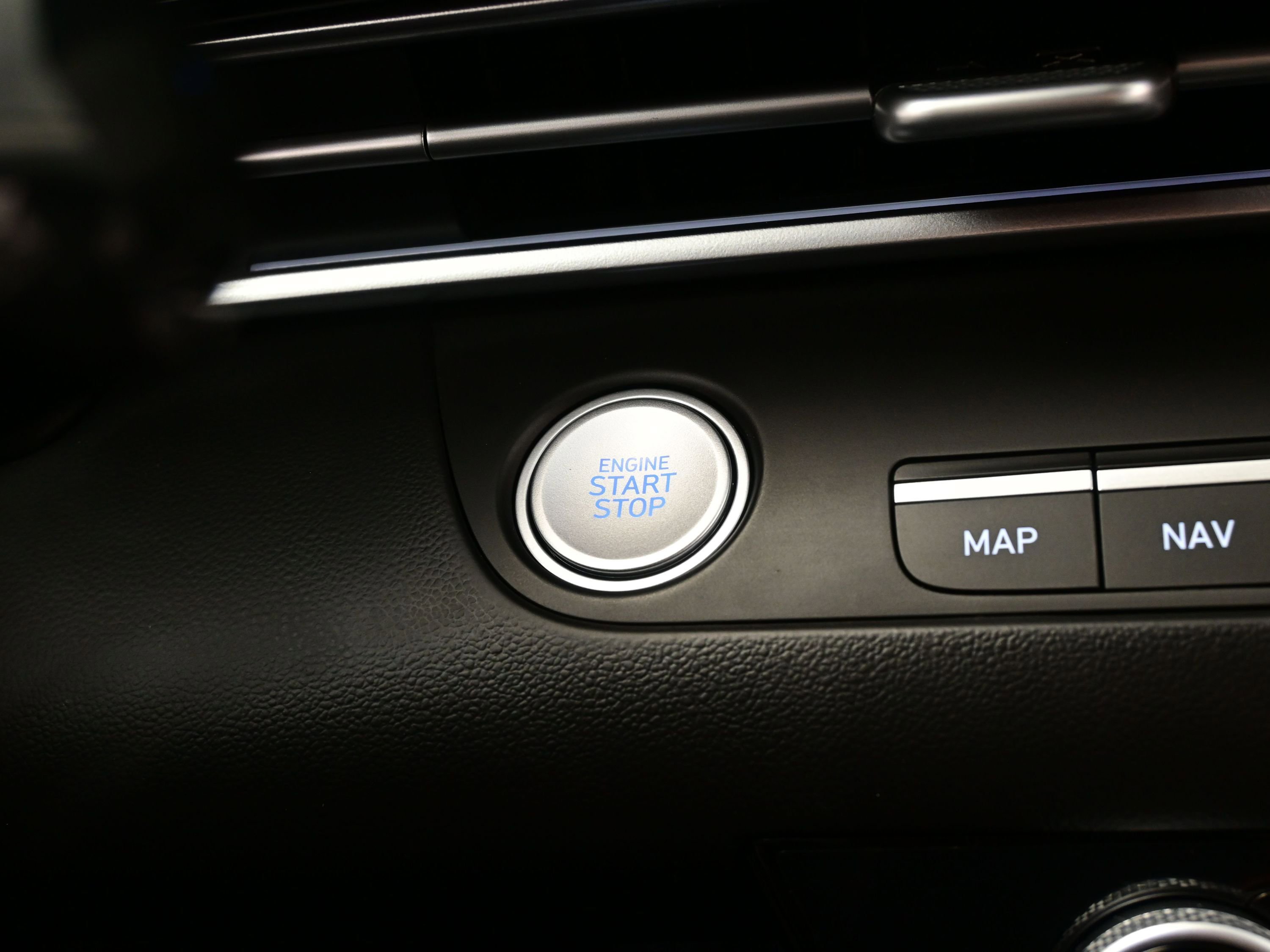 Certified 2025 Hyundai Elantra SEL image 22