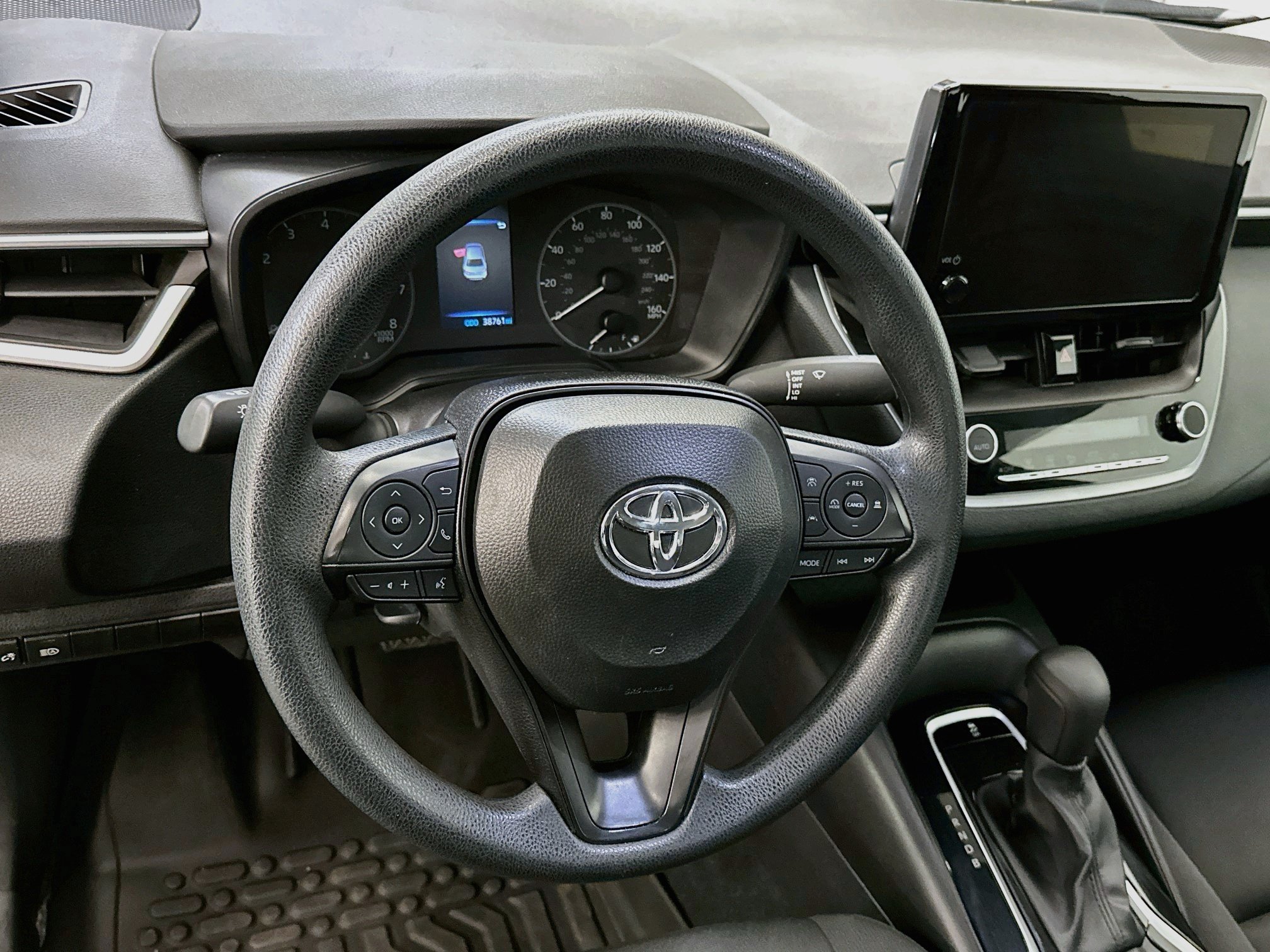 Used 2025 Toyota Corolla LE FWD image 18
