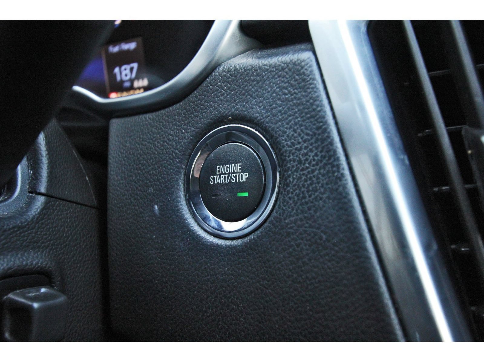 Used 2015 Cadillac SRX Luxury FWD image 28