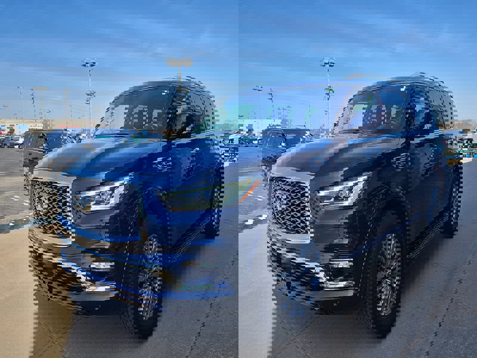 Used 2024 INFINITI QX80 Luxe AWD/4WD image 2