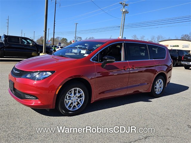 New 2026 Chrysler Voyager LX image 3